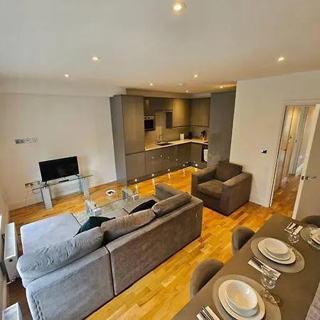 Luxe Apartment Two Double Rooms